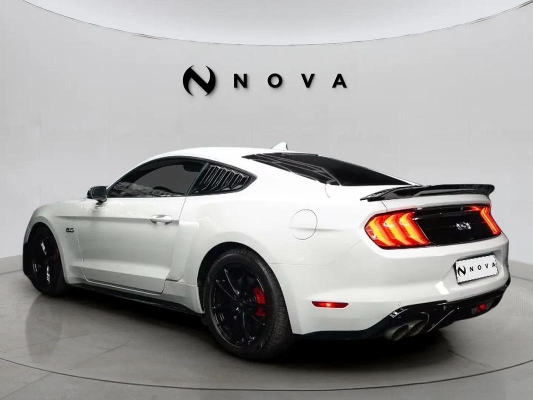 Ford Mustang - Photo 3