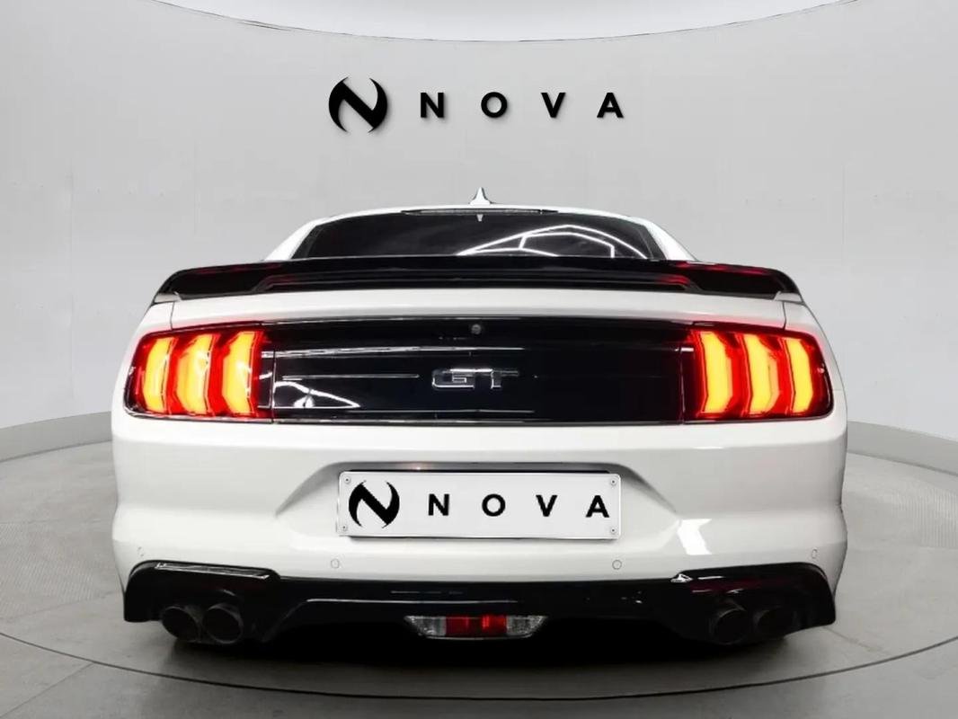 Ford Mustang - Photo 4