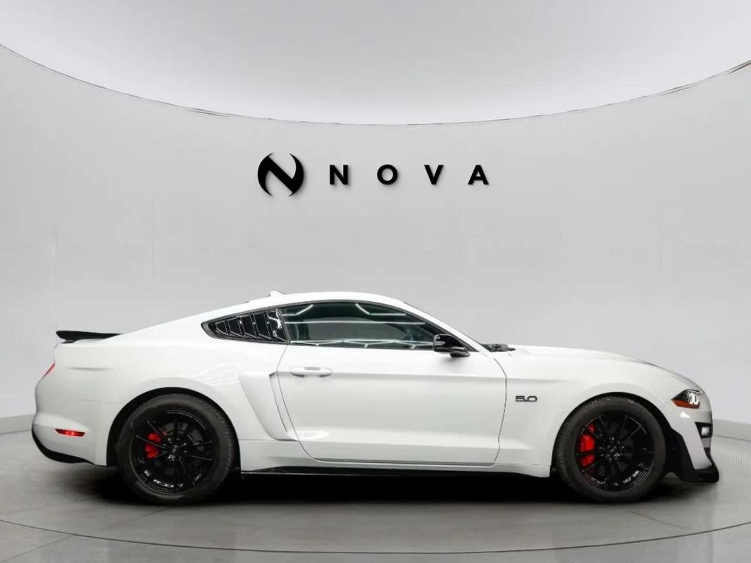 Ford Mustang - Photo 6