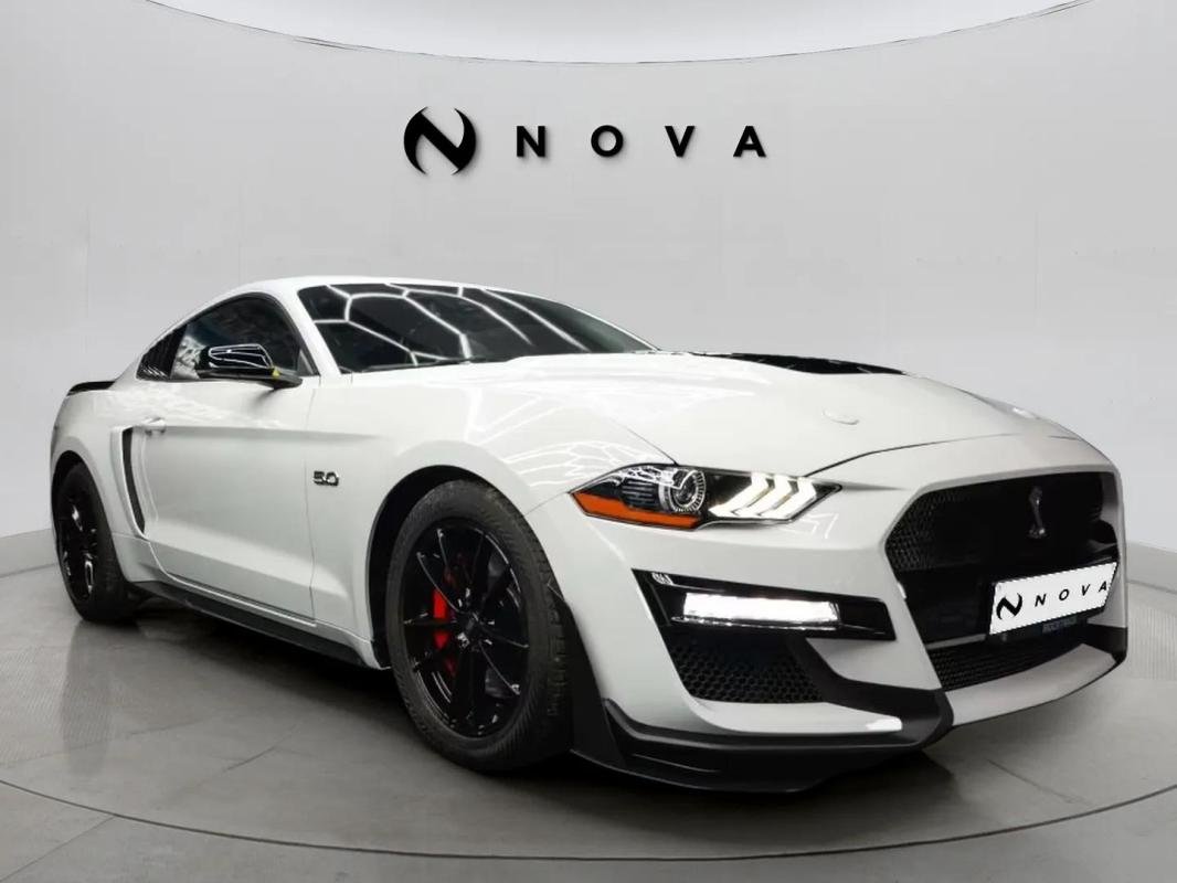 Ford Mustang - Photo 7
