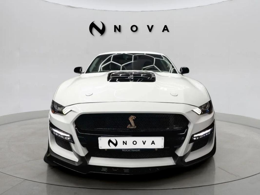 Ford Mustang - Photo 9