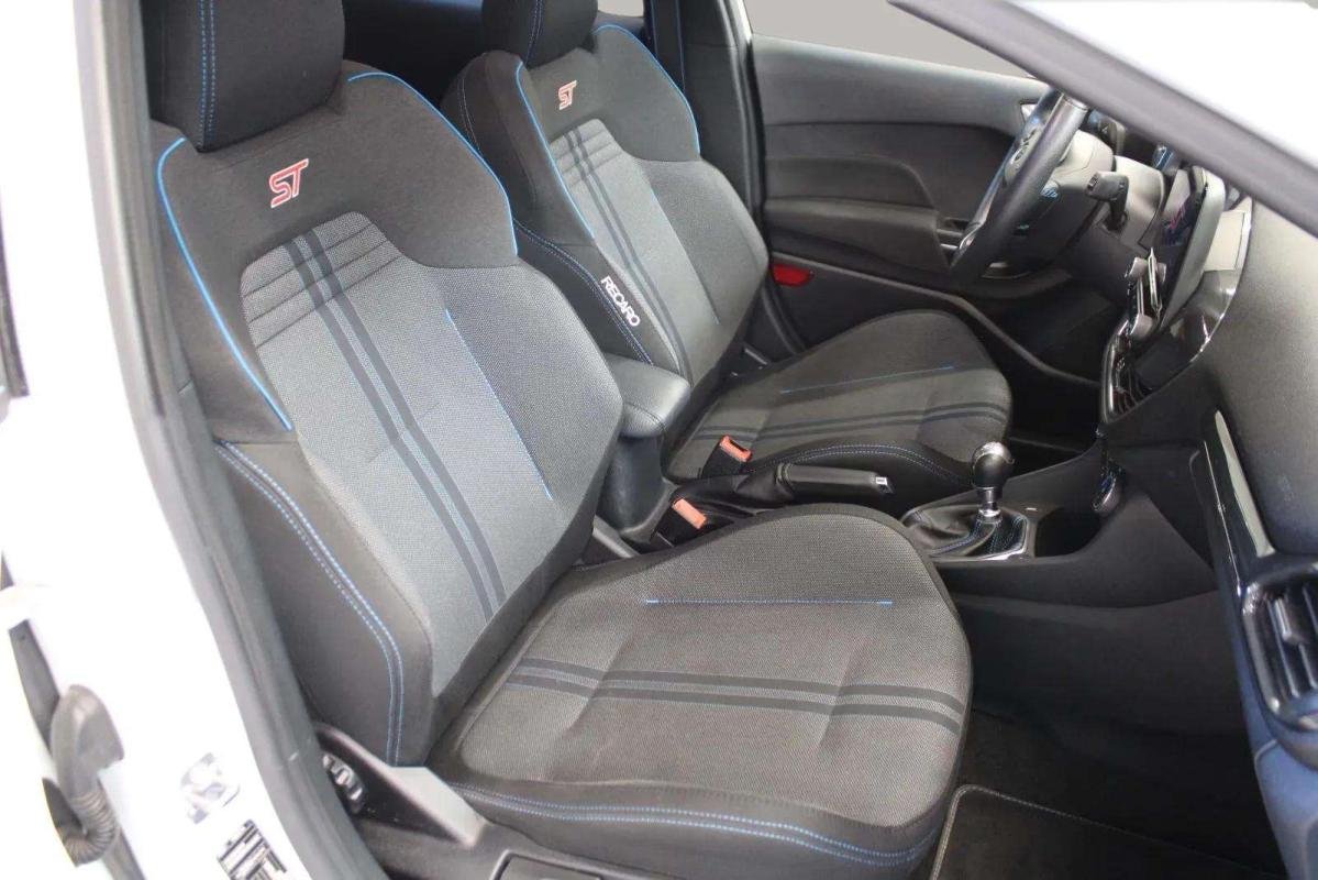 Ford Fiesta - Photo 12