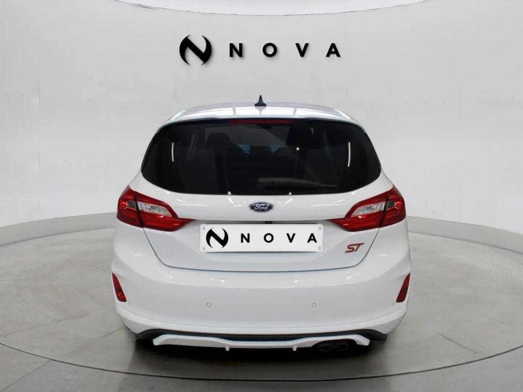 Ford Fiesta - Photo 4
