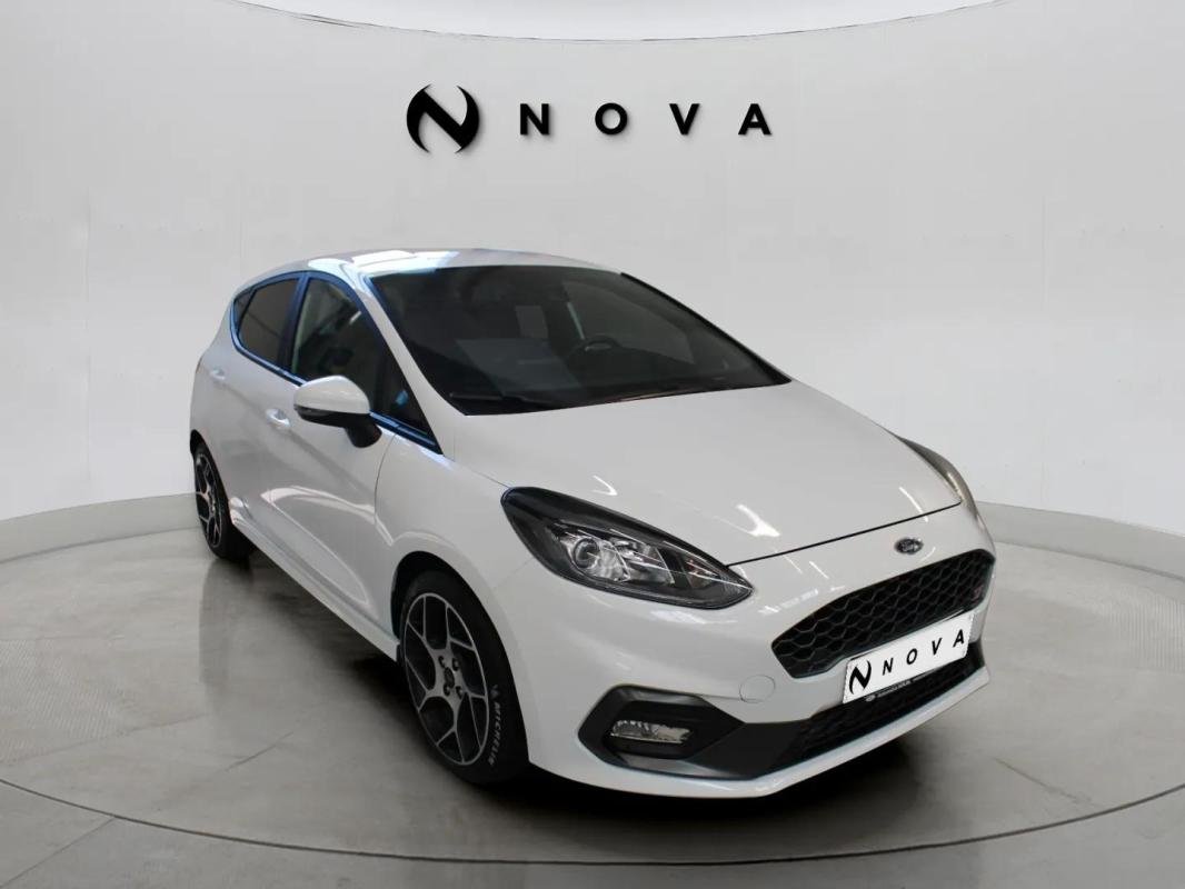 Ford Fiesta - Photo 6