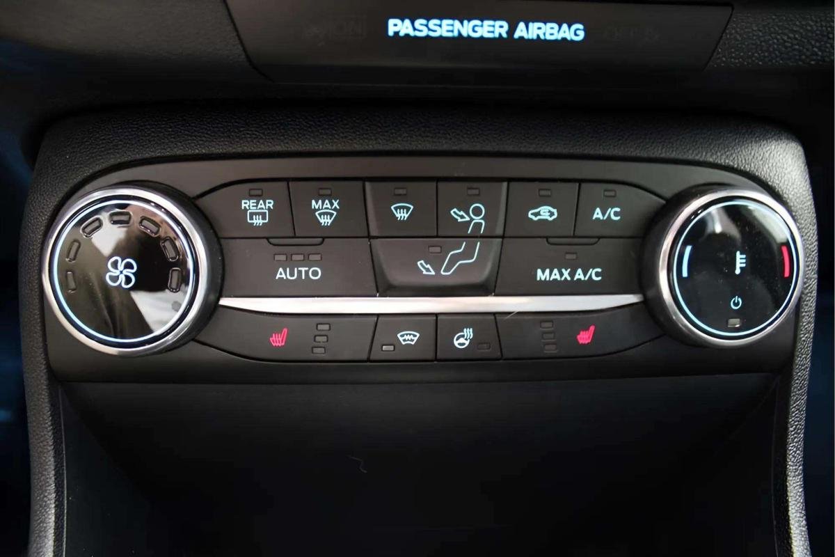 Ford Fiesta - Photo 8