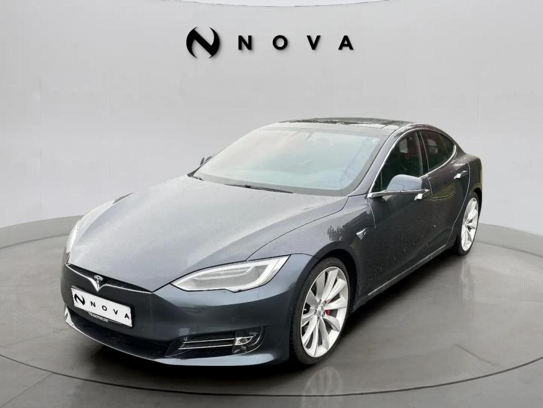 Tesla Model S - Photo 1