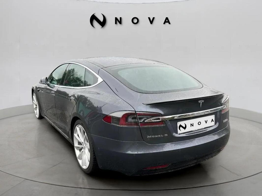 Tesla Model S - Photo 4