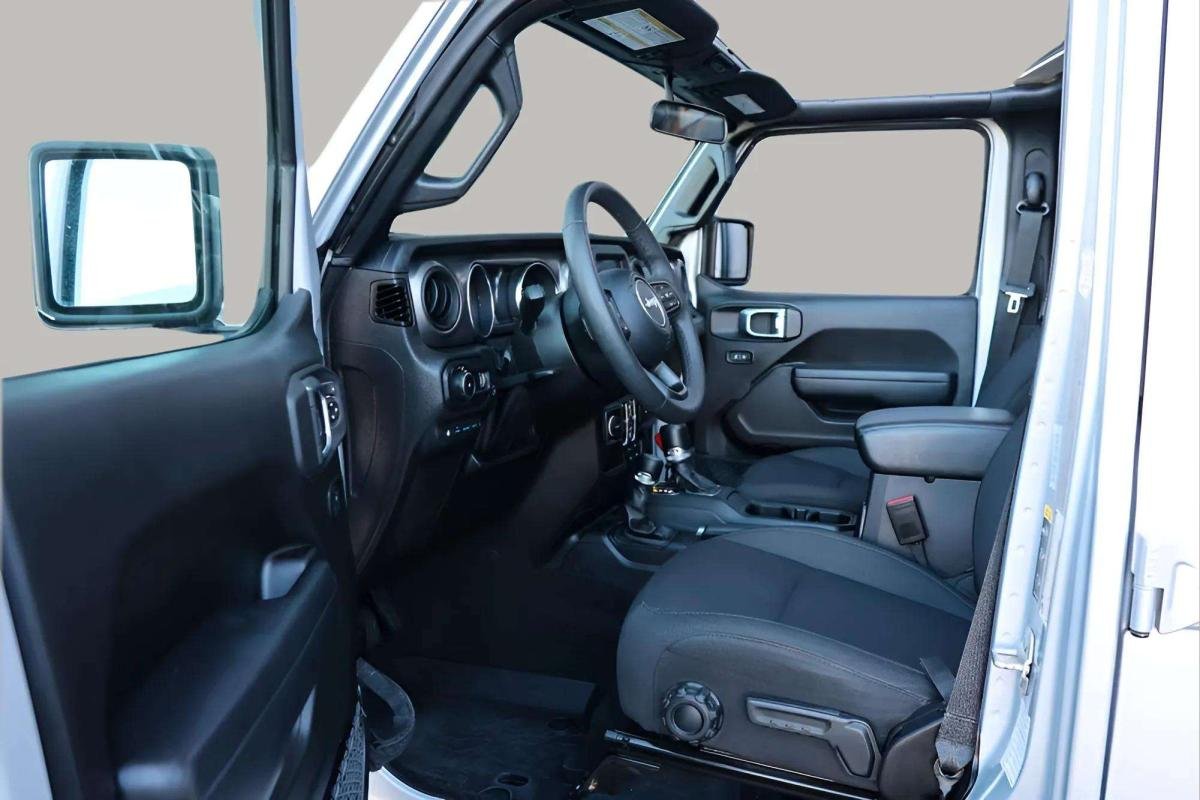 Jeep Wrangler - Photo 10