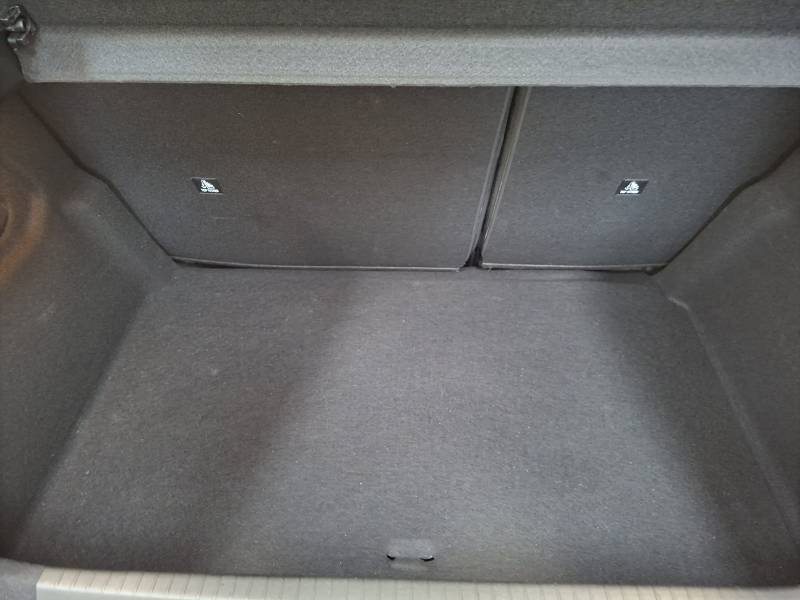 Peugeot 208 - Photo 9