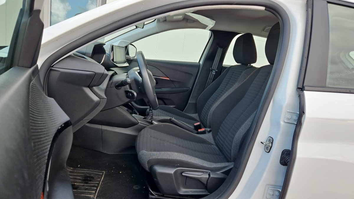 Peugeot 208 - Photo 12