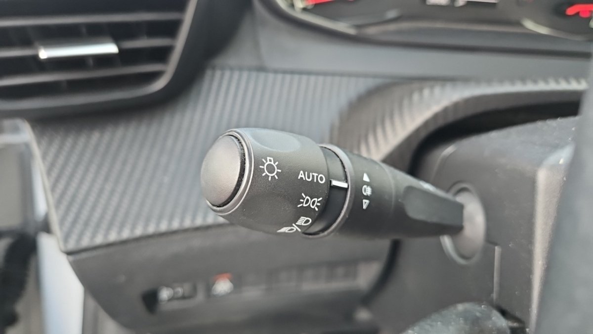 Peugeot 208 - Photo 23