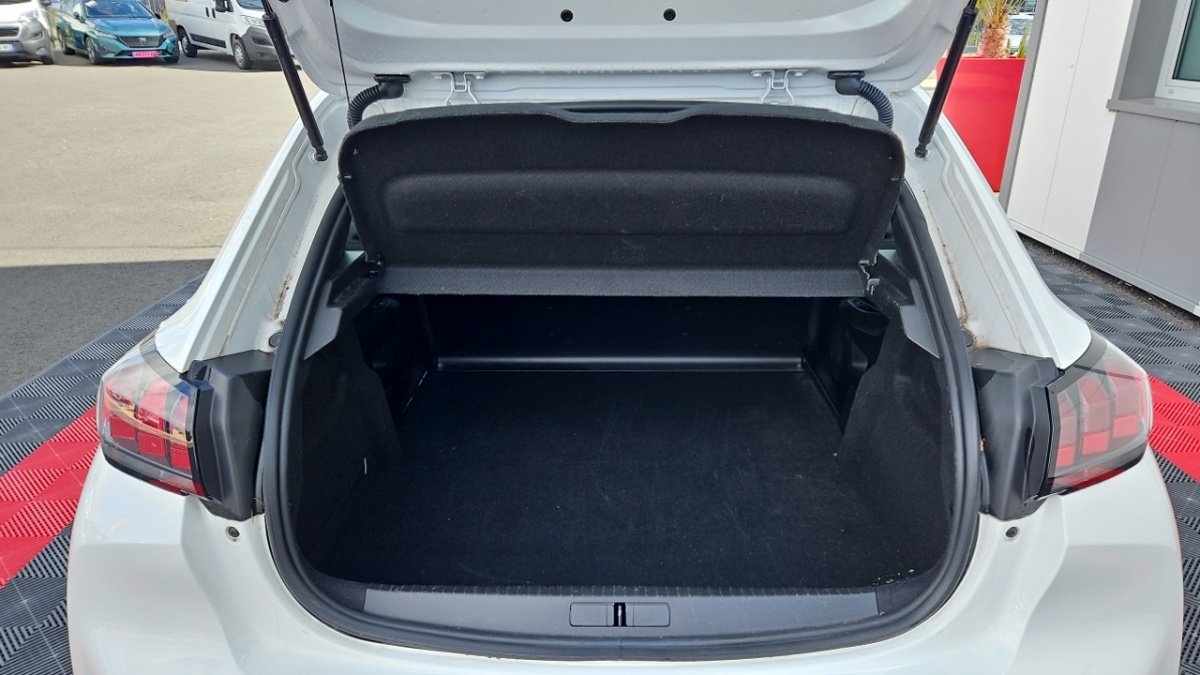 Peugeot 208 - Photo 9