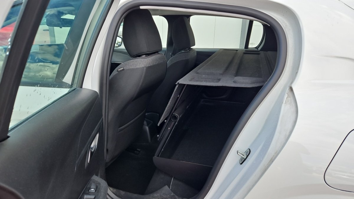 Peugeot 208 - Photo 10