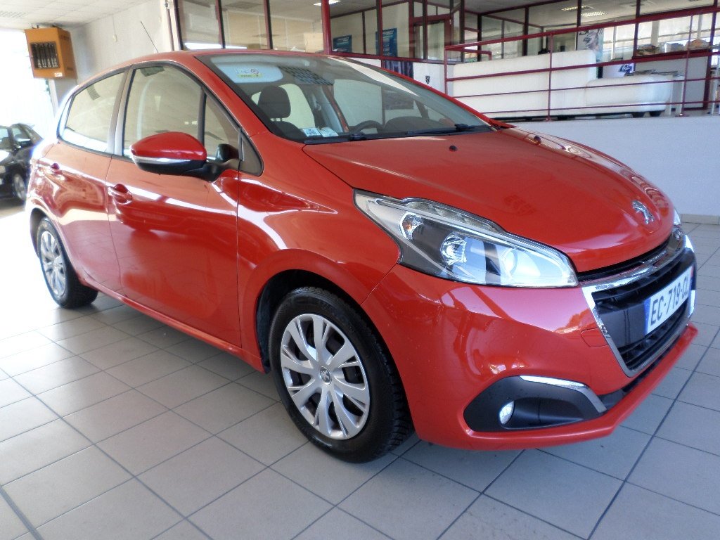 Peugeot 208 - Photo 2