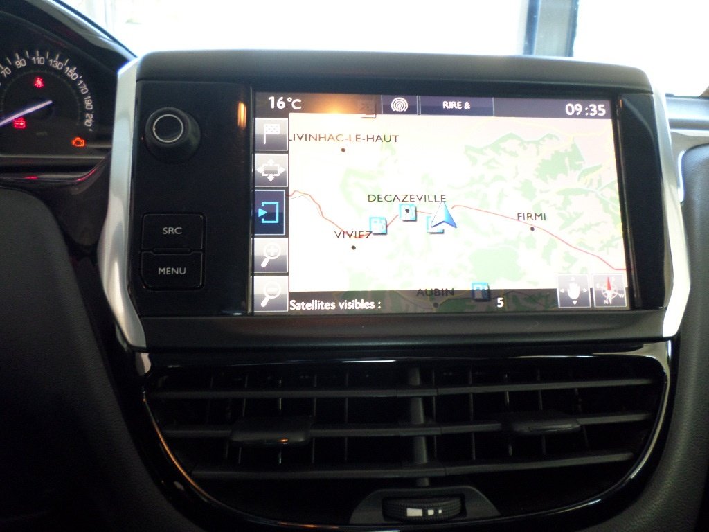 Peugeot 208 - Photo 8
