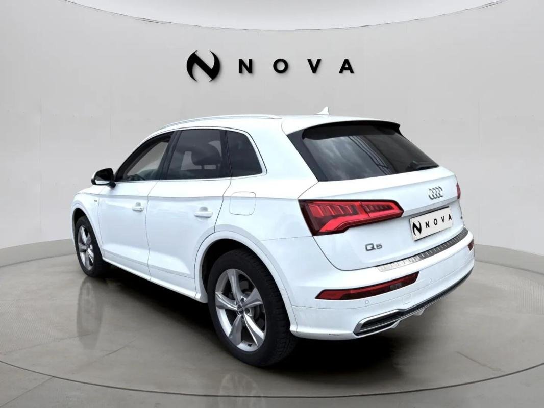 Audi Q5 - Photo 2