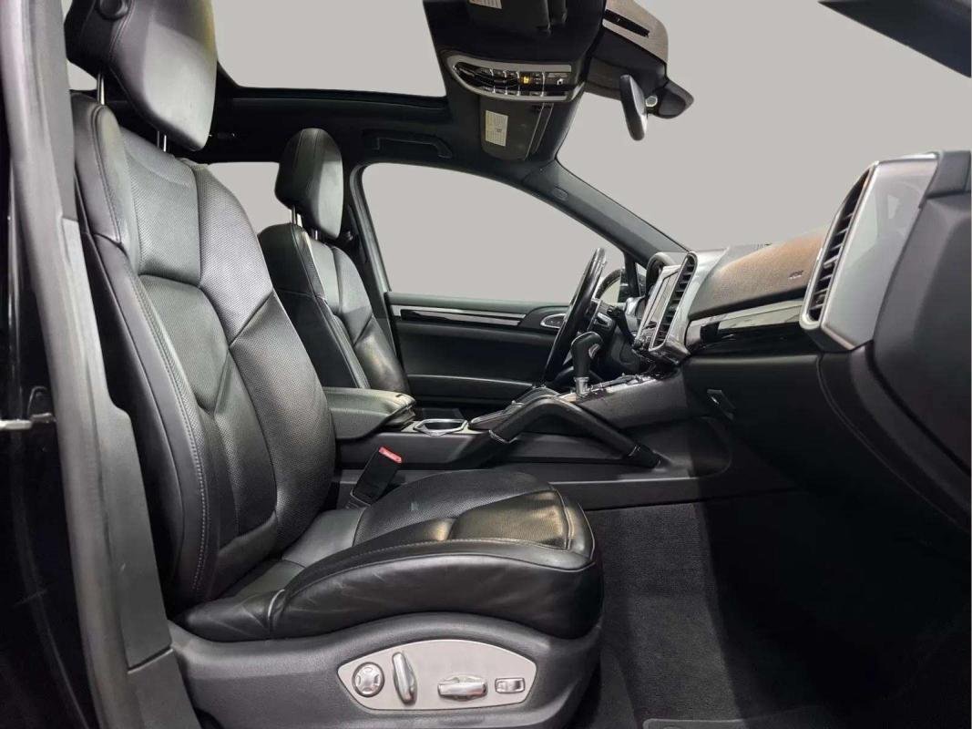 Porsche Cayenne - Photo 8