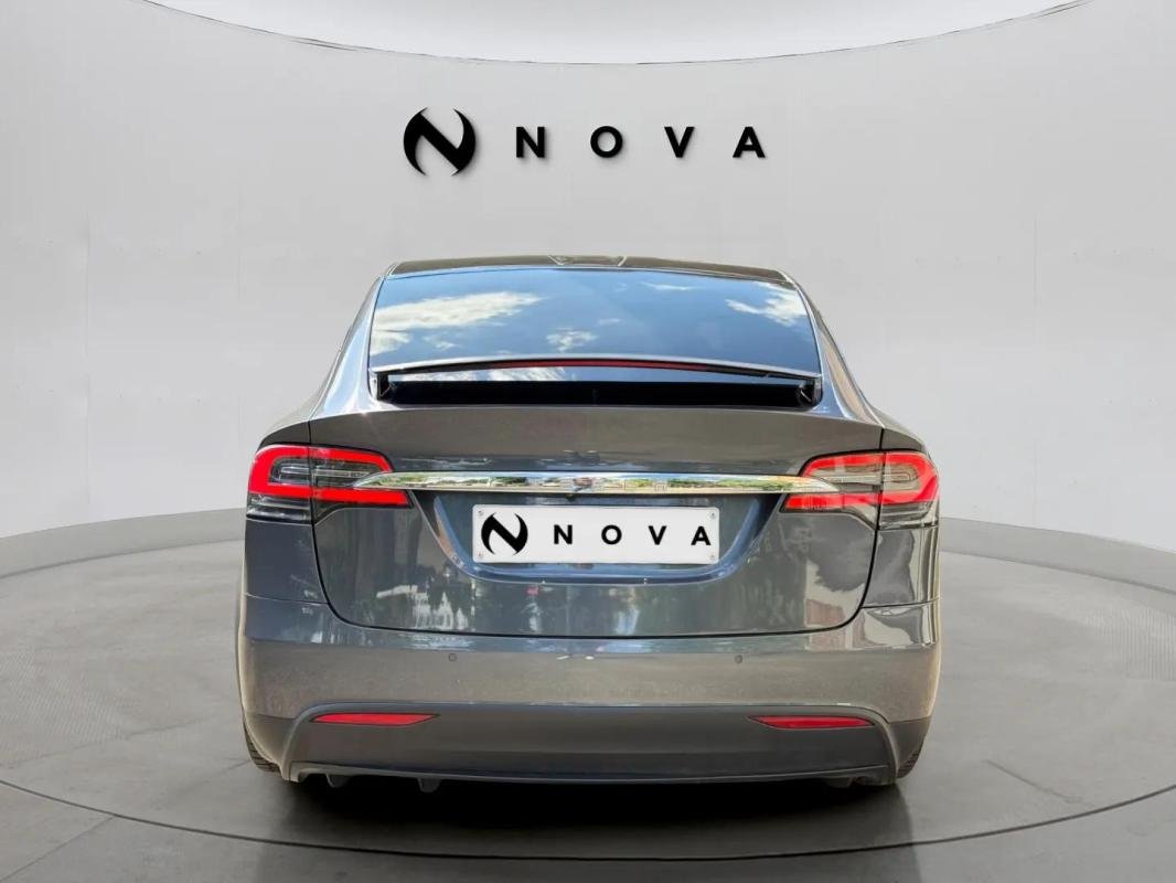 Tesla Model X - Photo 3