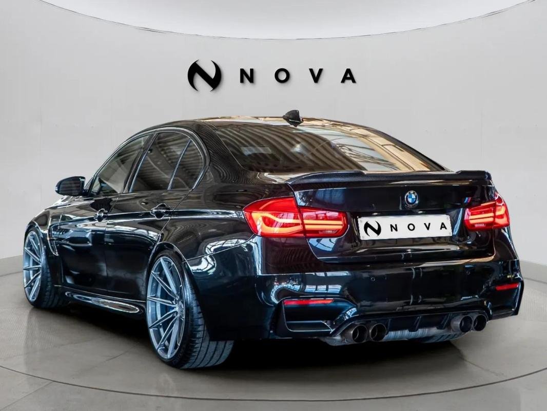 BMW M3 - Photo 2