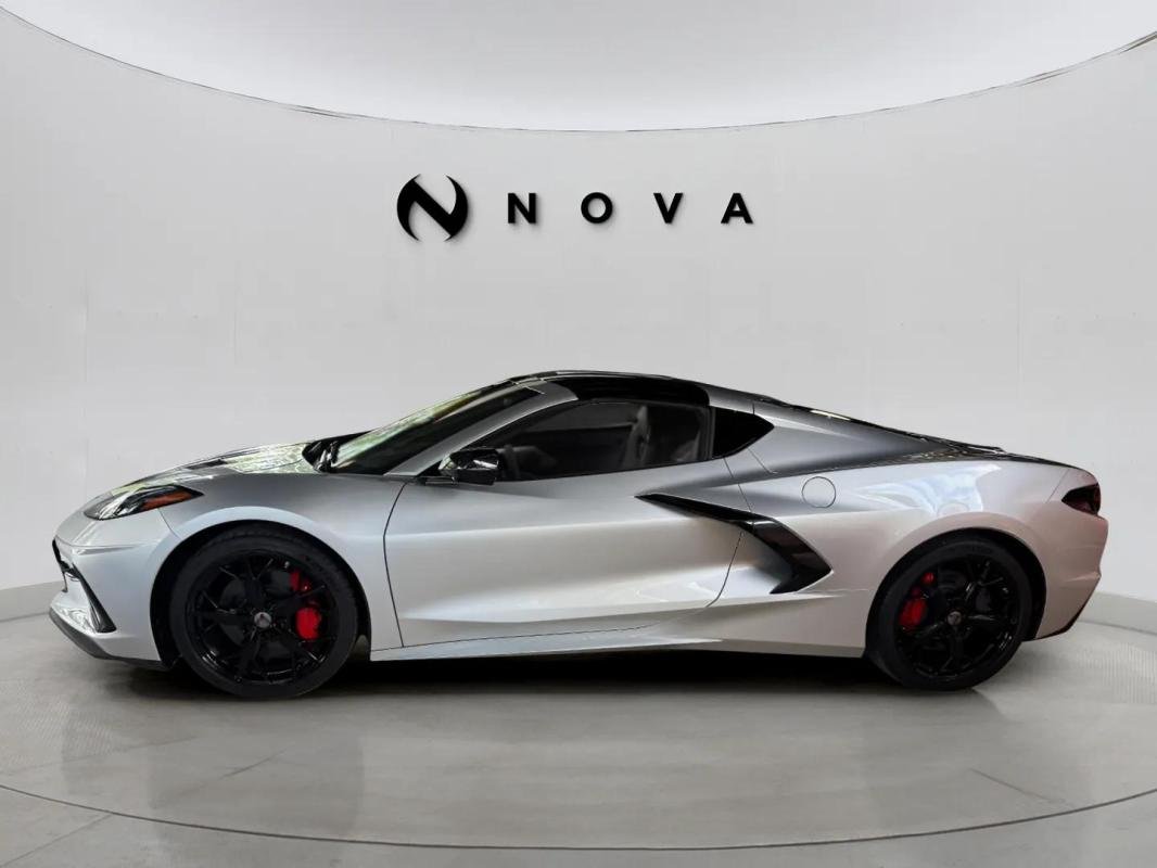 Chevrolet Corvette - Photo 2