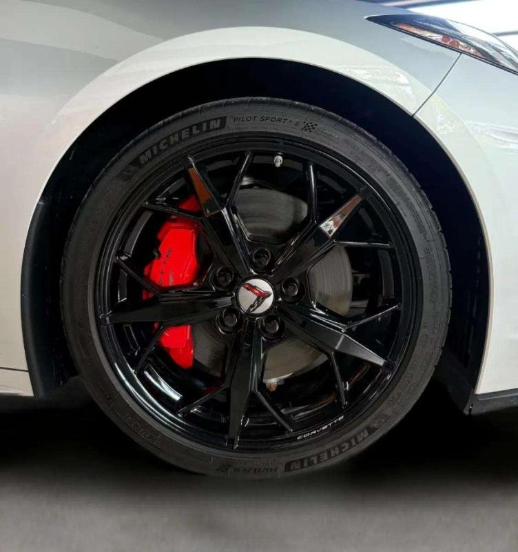 Chevrolet Corvette - Photo 10