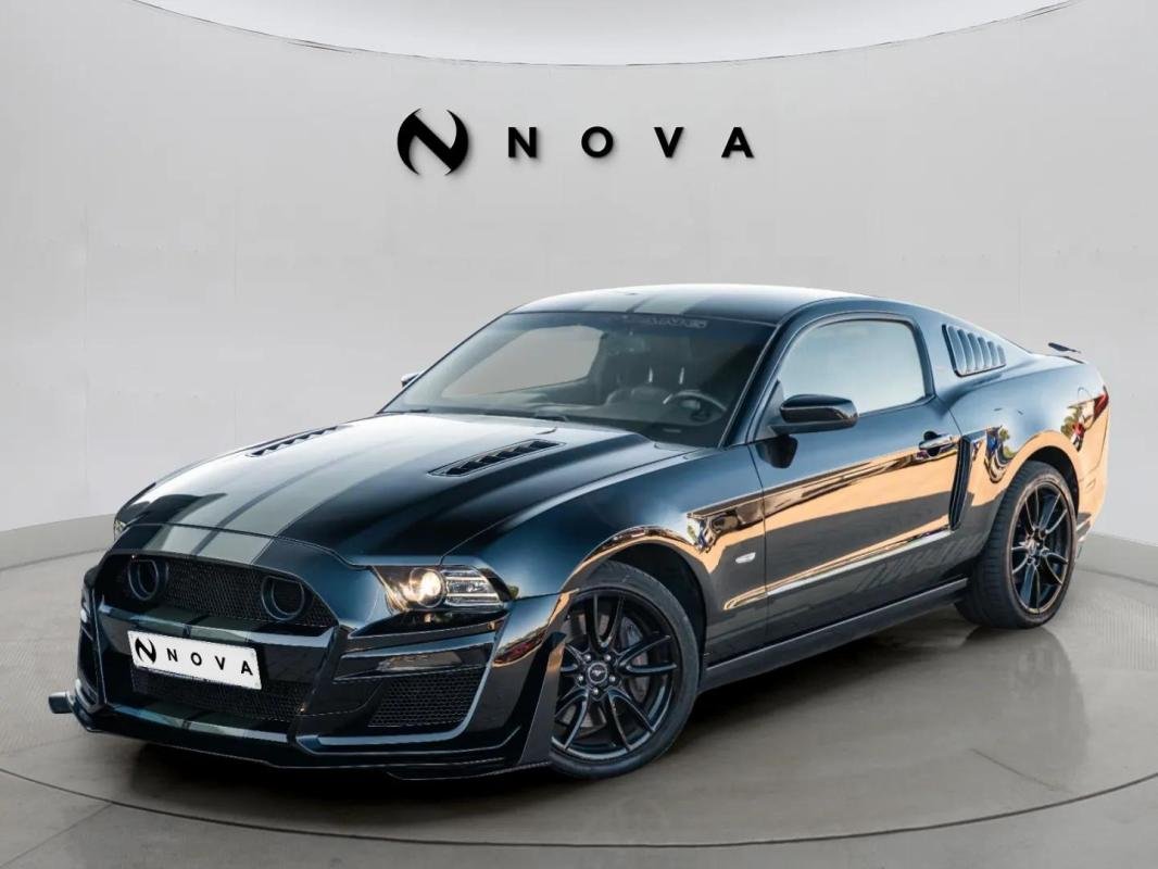 Ford Mustang - Photo 1