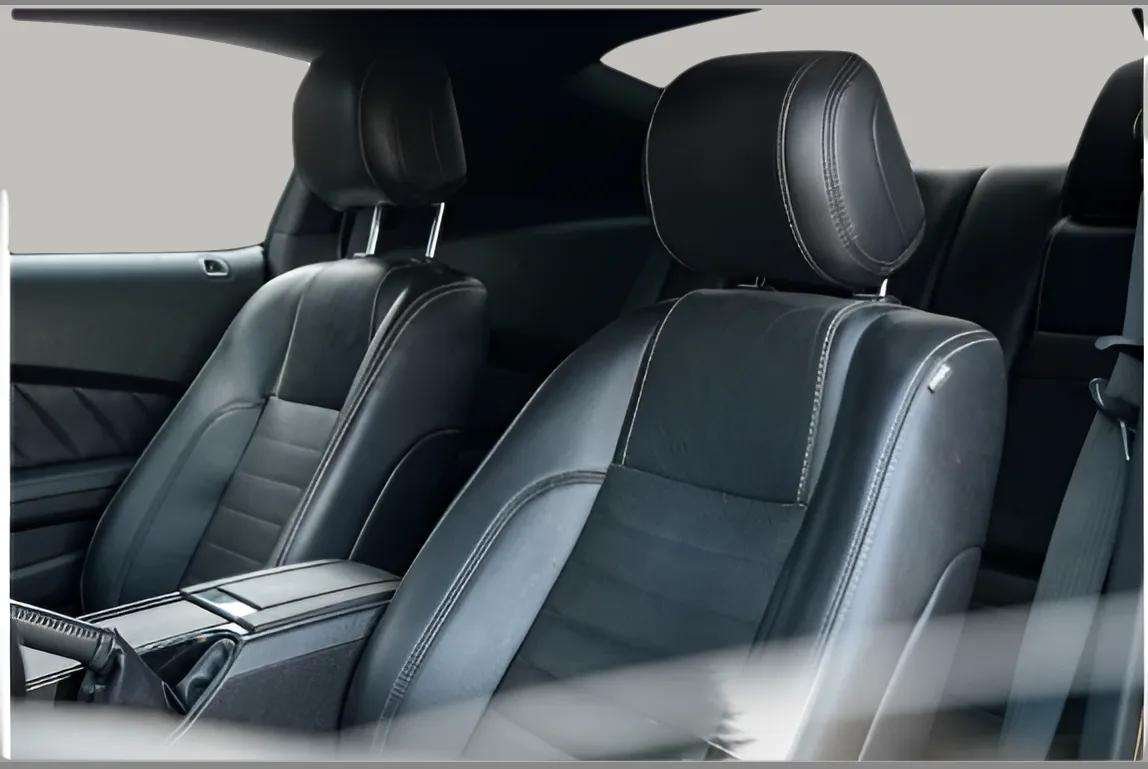 Ford Mustang - Photo 11