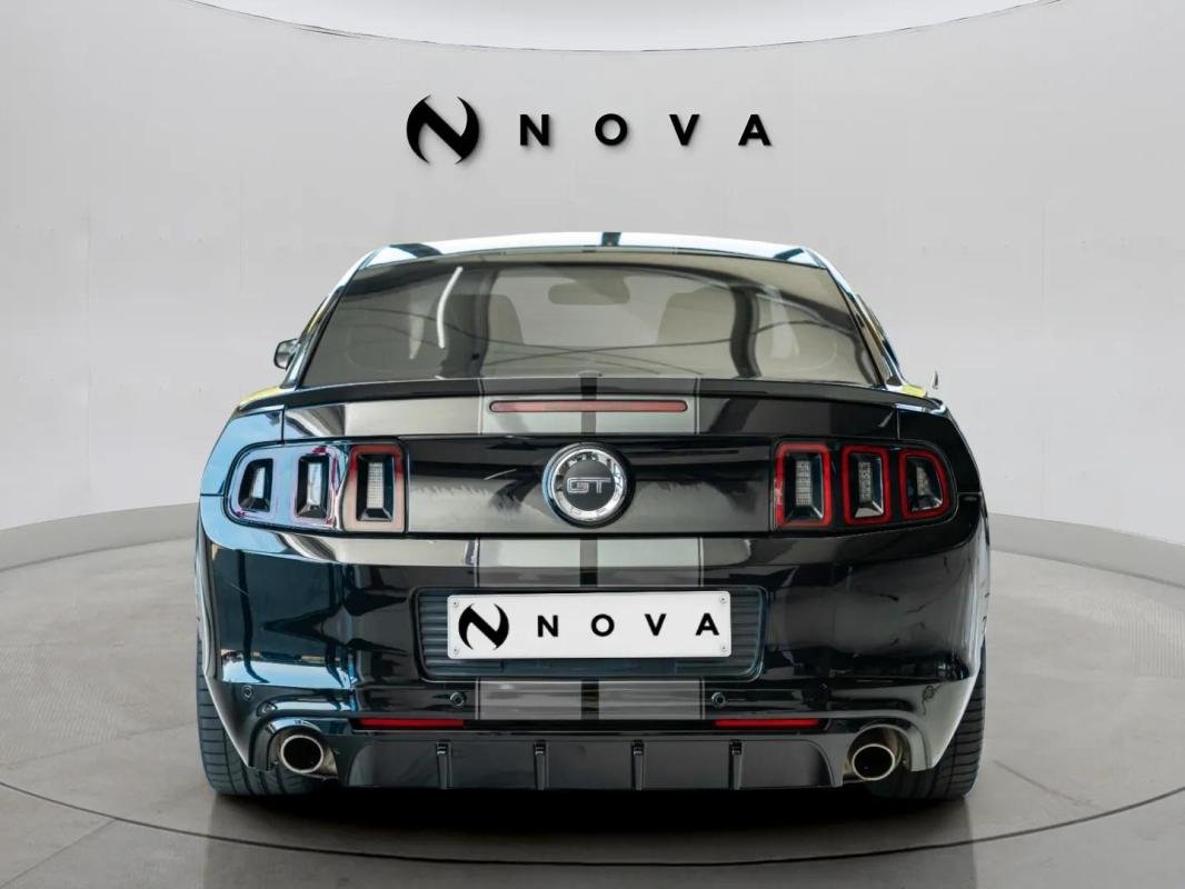 Ford Mustang - Photo 4