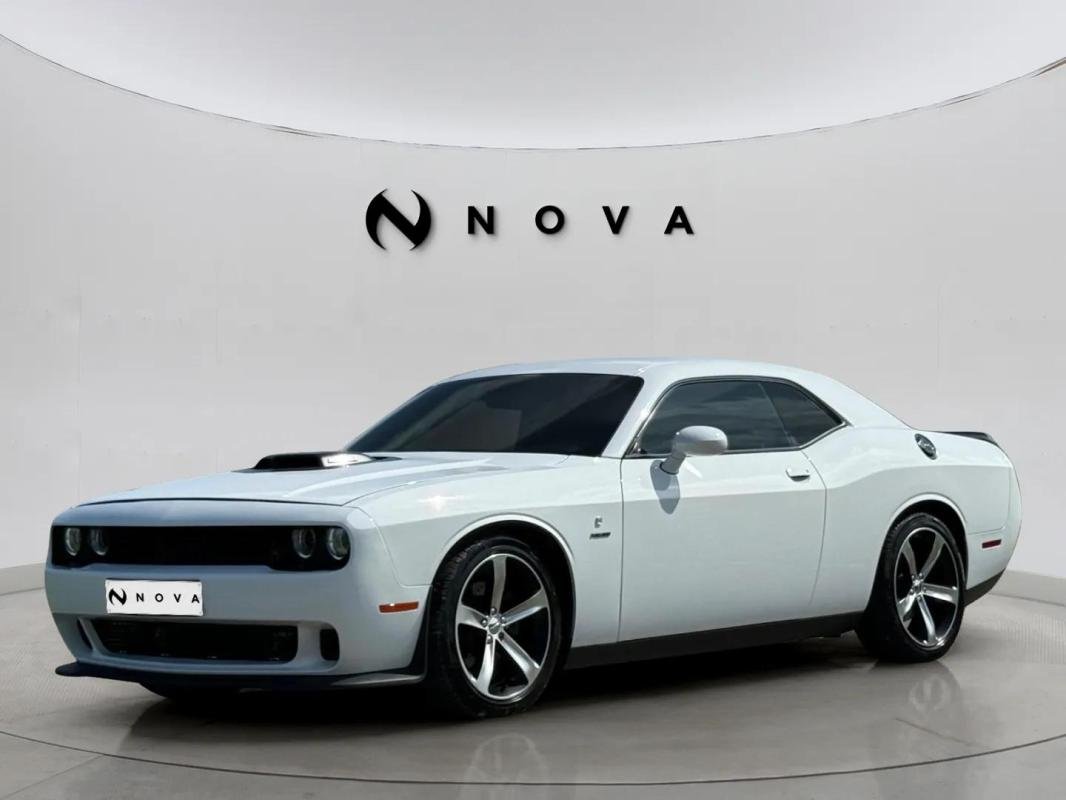 Dodge Challenger - Photo 1