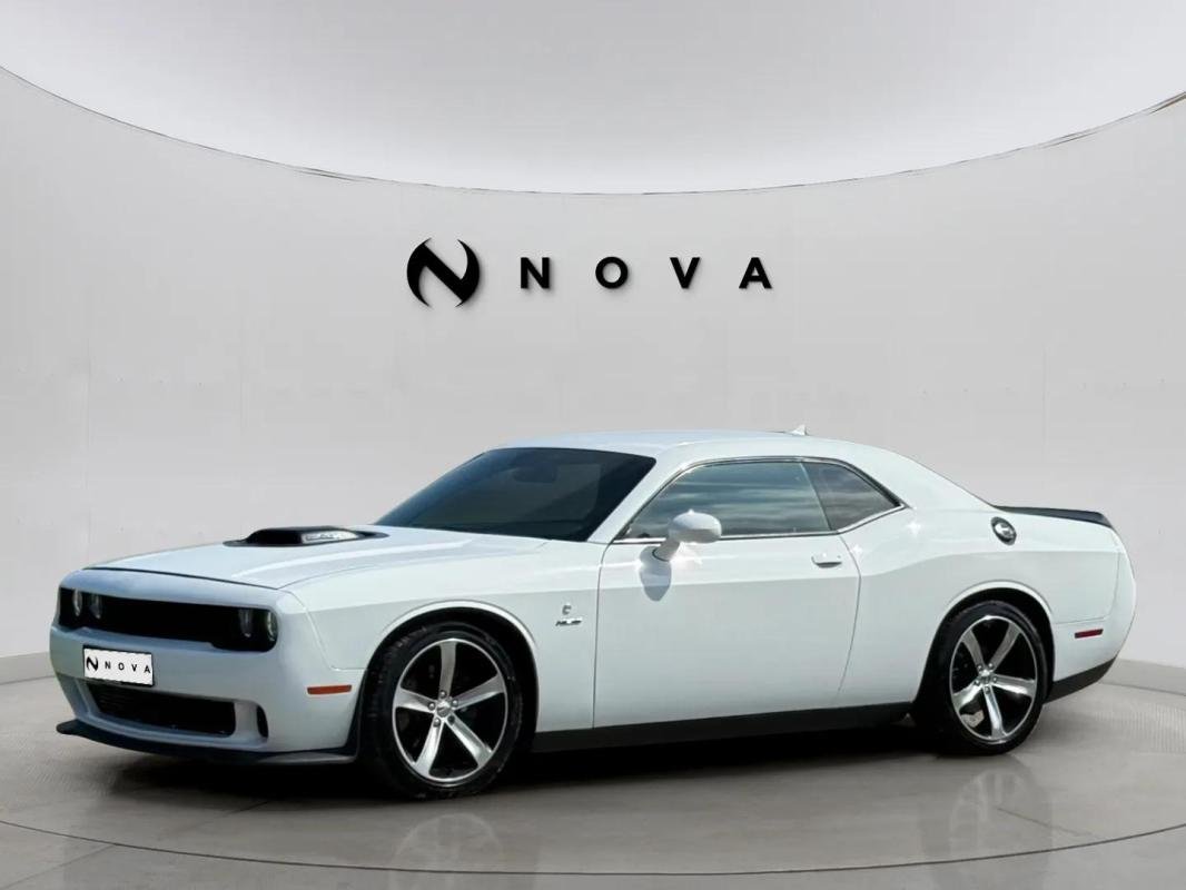 Dodge Challenger - Photo 2