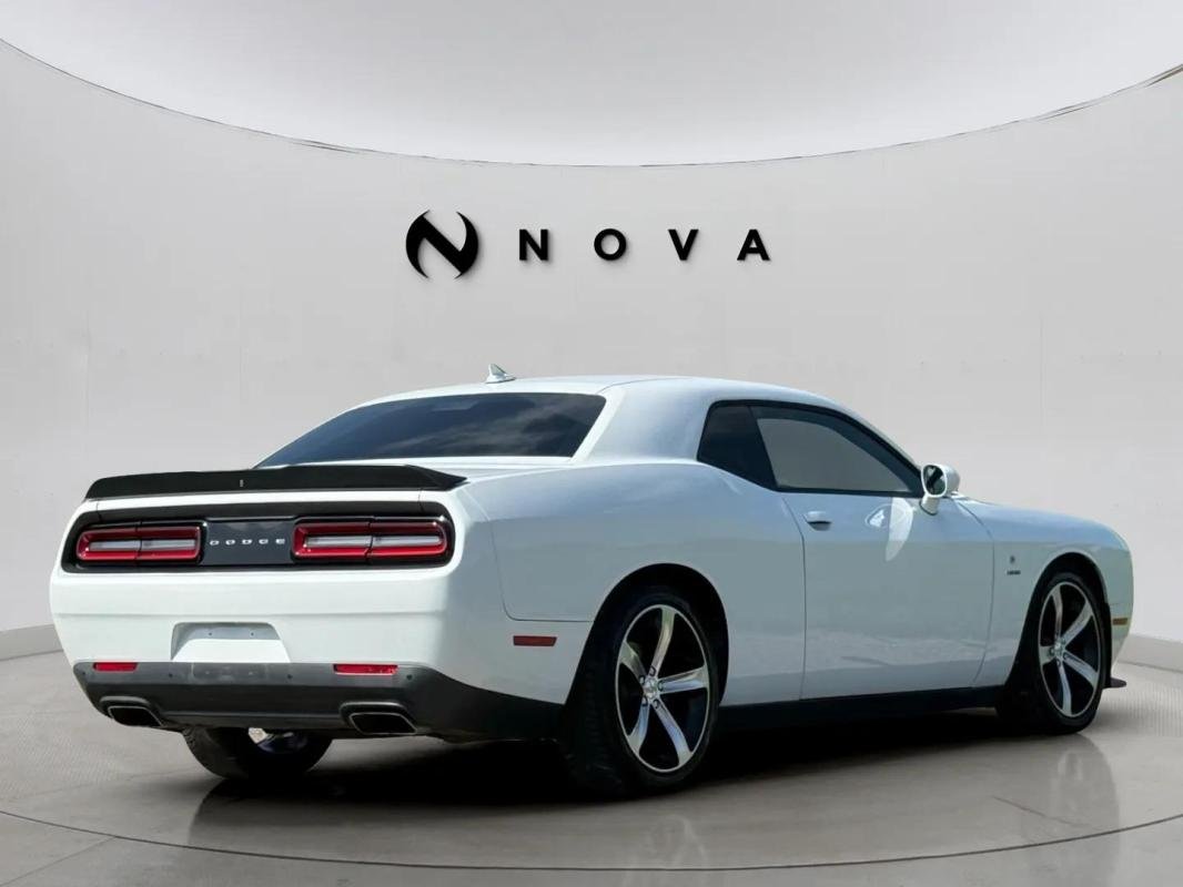 Dodge Challenger - Photo 4