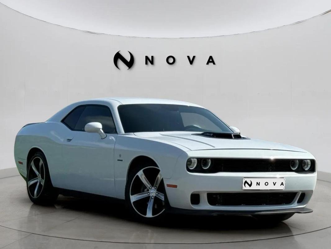 Dodge Challenger - Photo 6