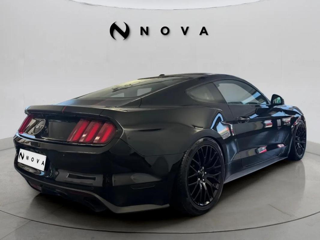 Ford Mustang - Photo 4