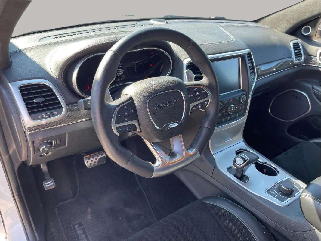 Jeep Cherokee - Photo 12