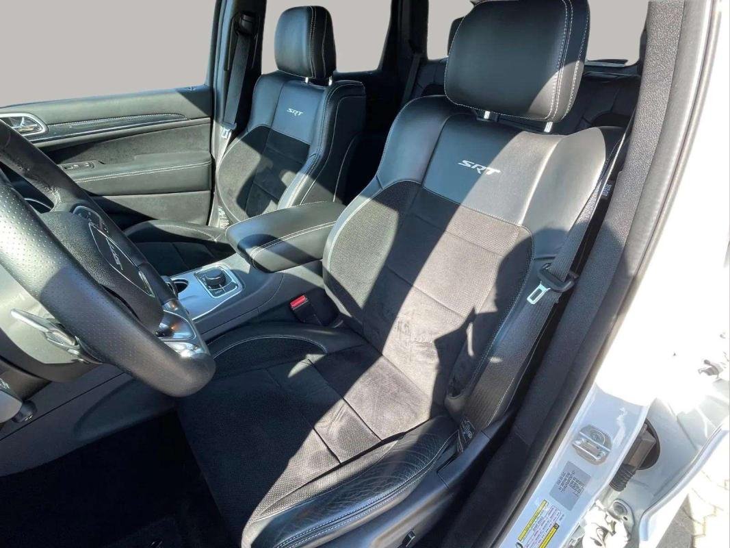Jeep Cherokee - Photo 13