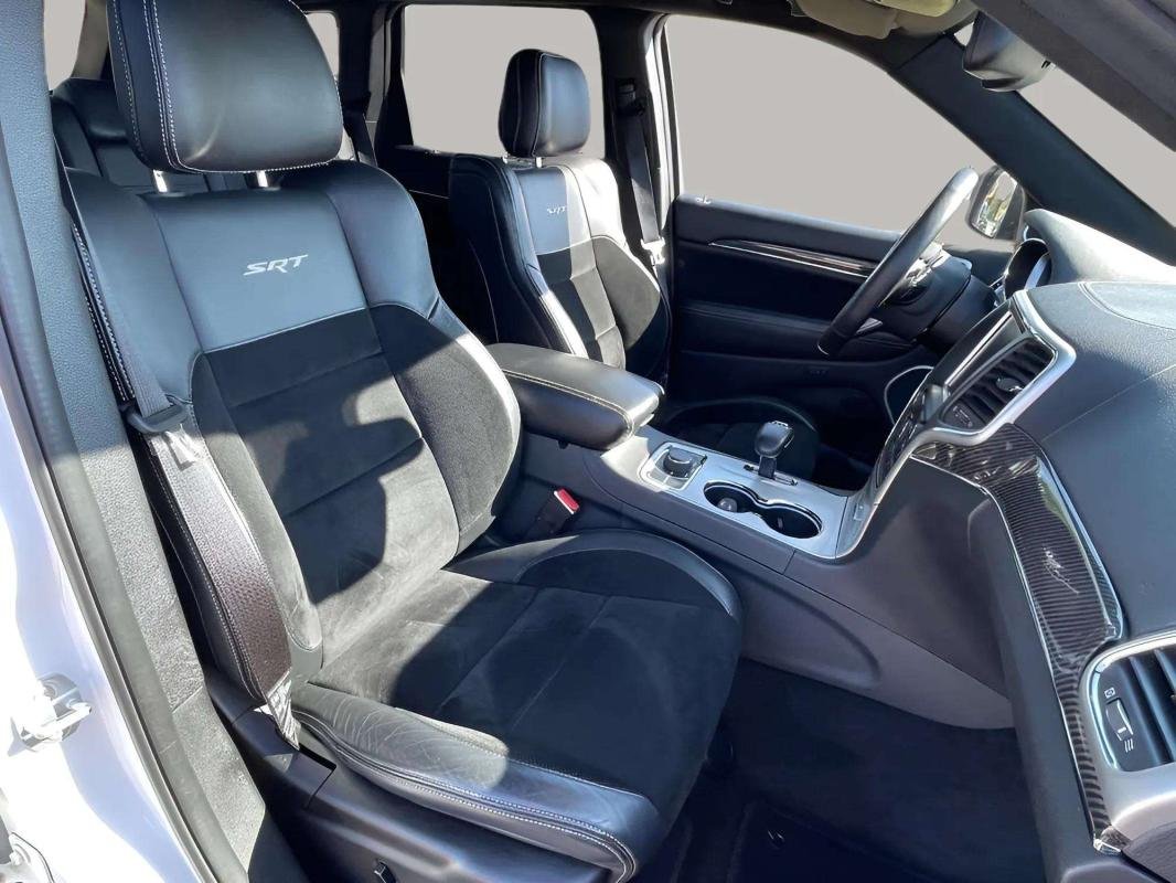 Jeep Cherokee - Photo 9