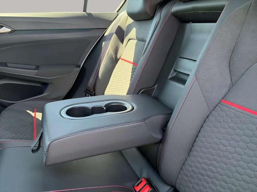 Volkswagen Golf - Photo 11