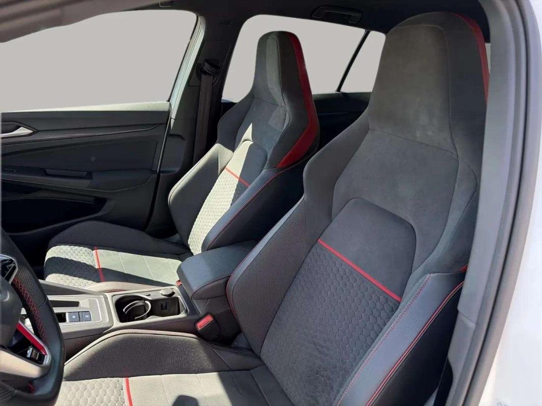 Volkswagen Golf - Photo 9