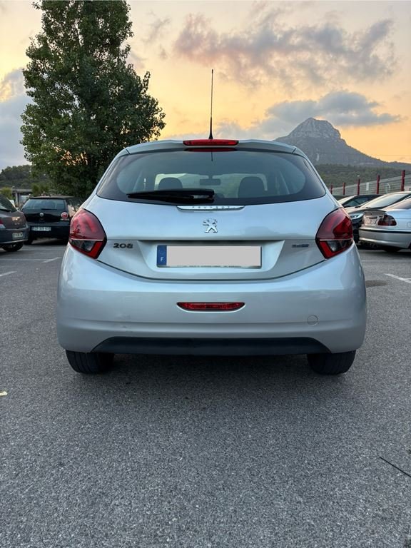 Peugeot 208 - Photo 11