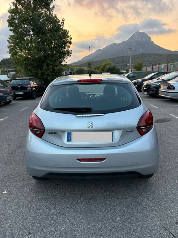 Peugeot 208 - Photo 12