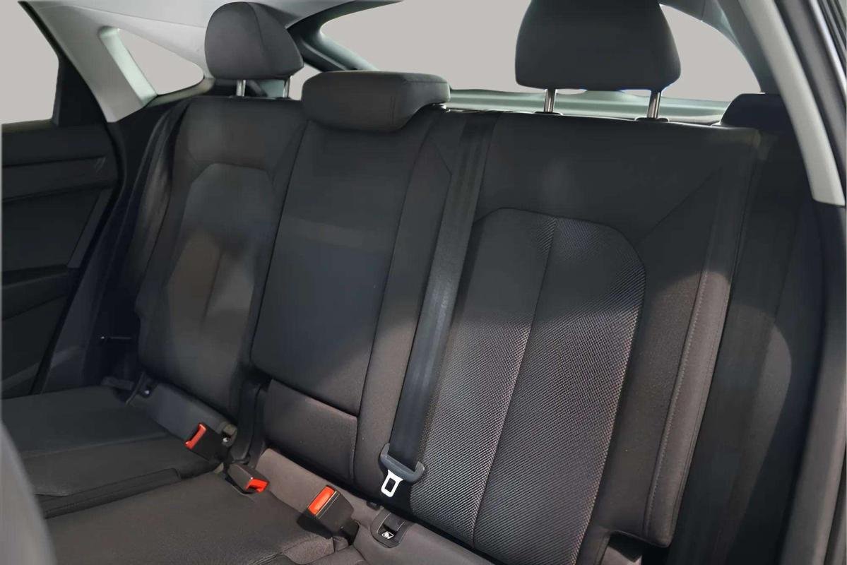 Audi Q3 - Photo 12