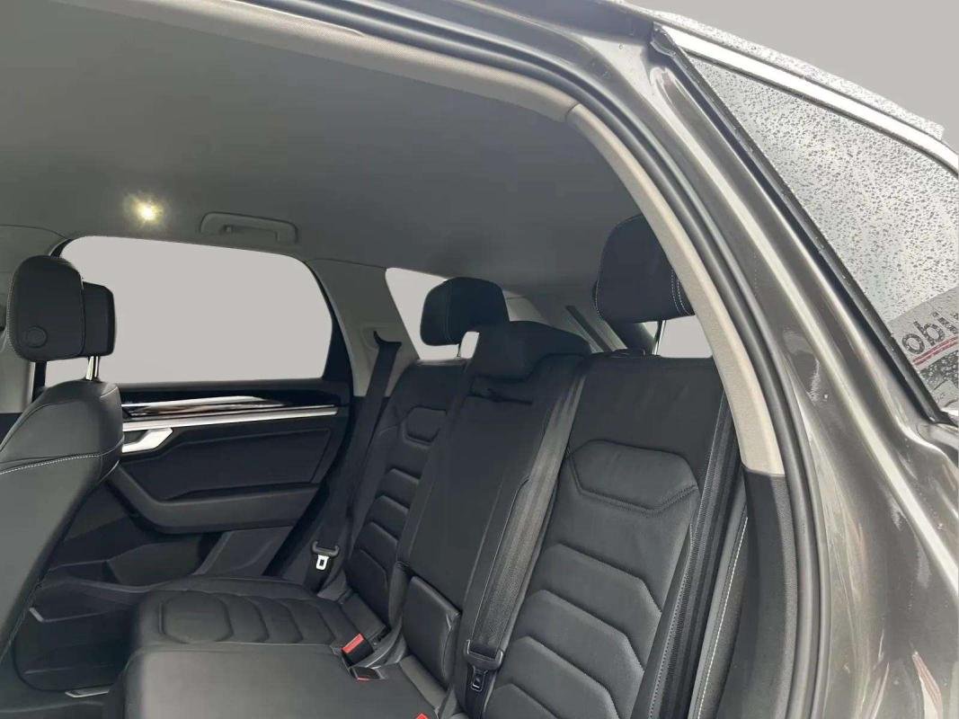 Volkswagen Touareg - Photo 11
