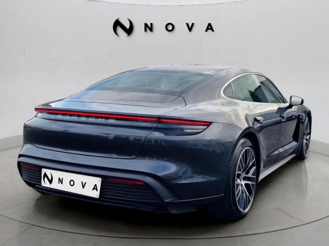 Porsche taycan - Photo 2