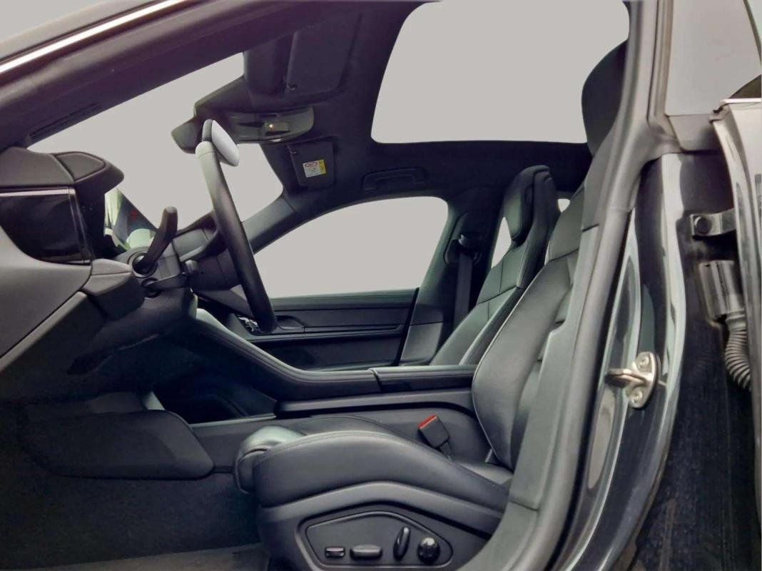 Porsche taycan - Photo 10