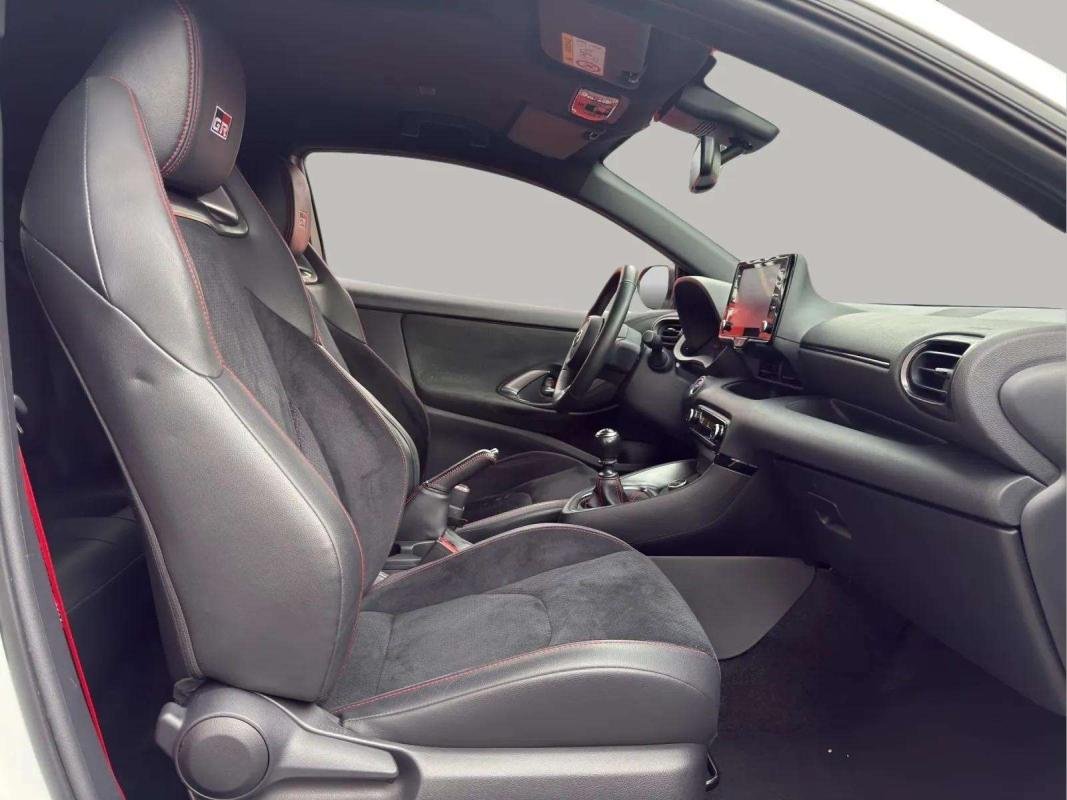 Toyota Yaris - Photo 7