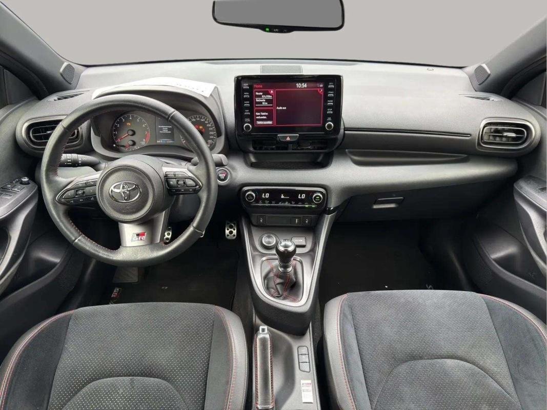 Toyota Yaris - Photo 9