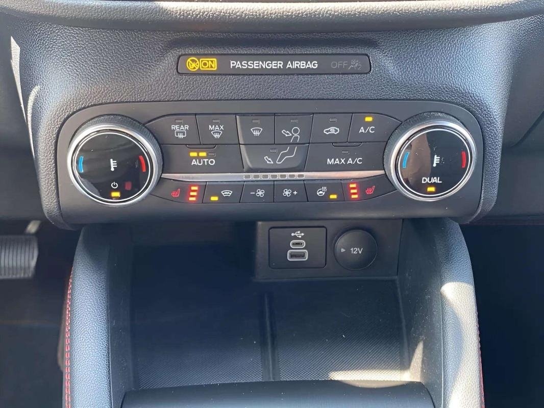 Ford Kuga - Photo 9