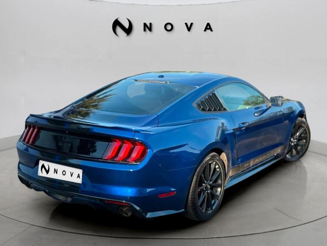Ford Mustang - Photo 6