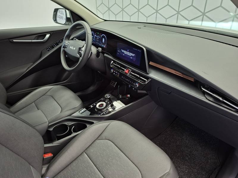 Kia Niro - Photo 28