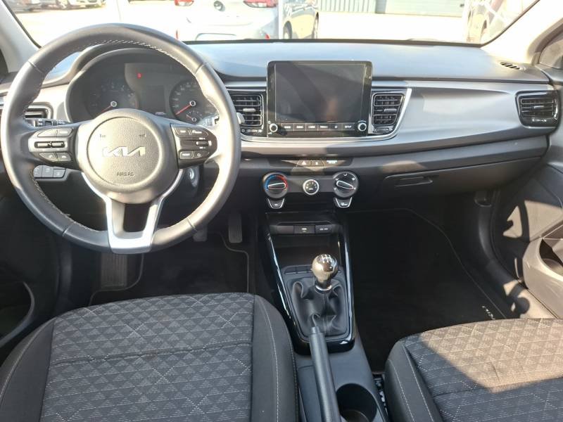 Kia Rio - Photo 11
